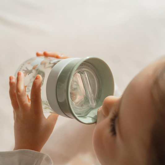 MEPAL Trainer Cup kubek niekapek ustnik 360 stopni 300 ml 9 m+ zielony, bez BPA, z dzieckiem pijącym