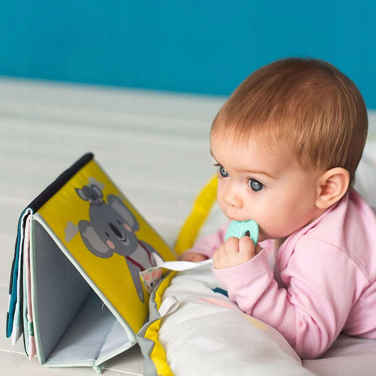 TAF TOYS livro sensorial contrastante ESPELHO