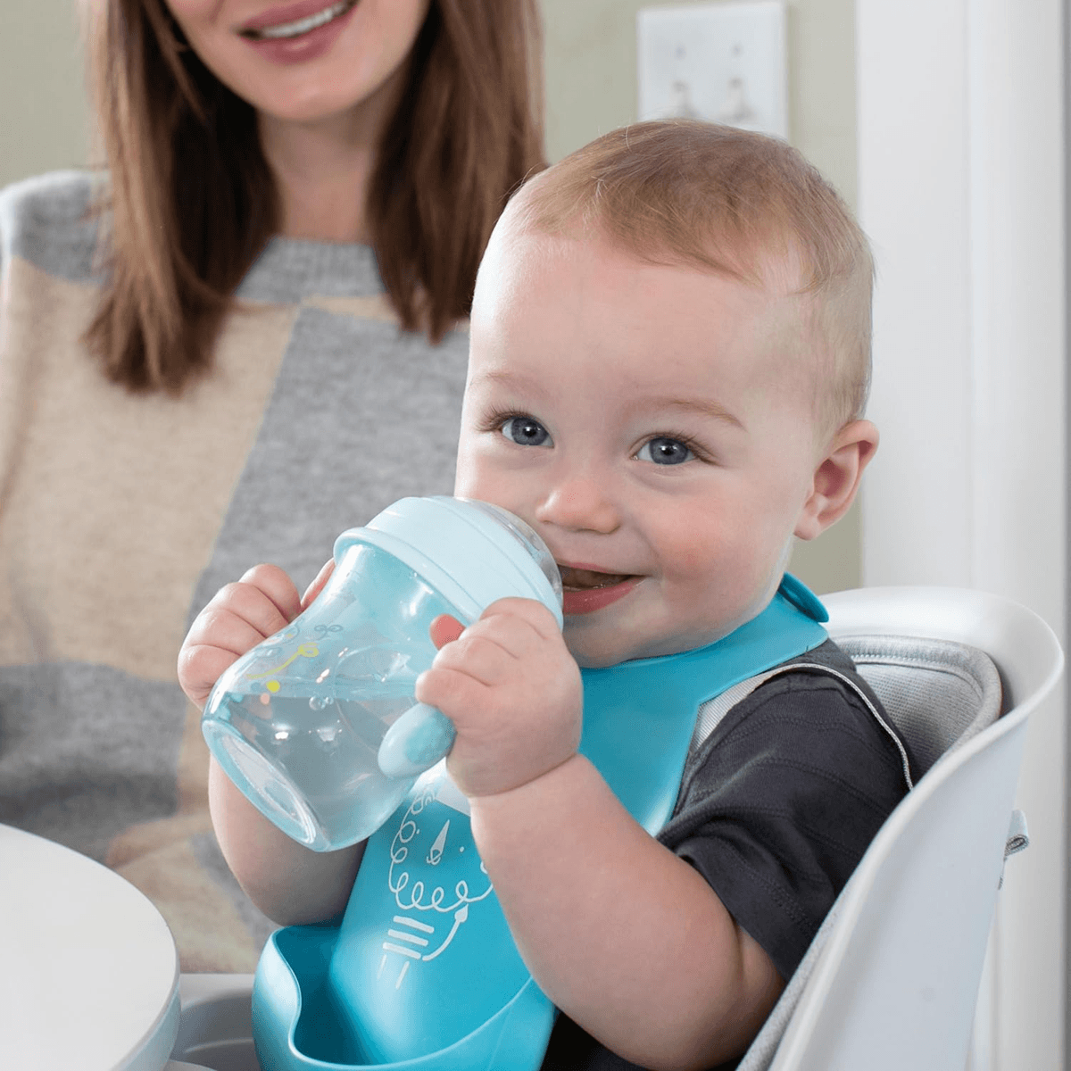 CHICCO Ποτηράκι Μεταβατικό με στόμιο και λαβές 200 ml 4 μηνών+