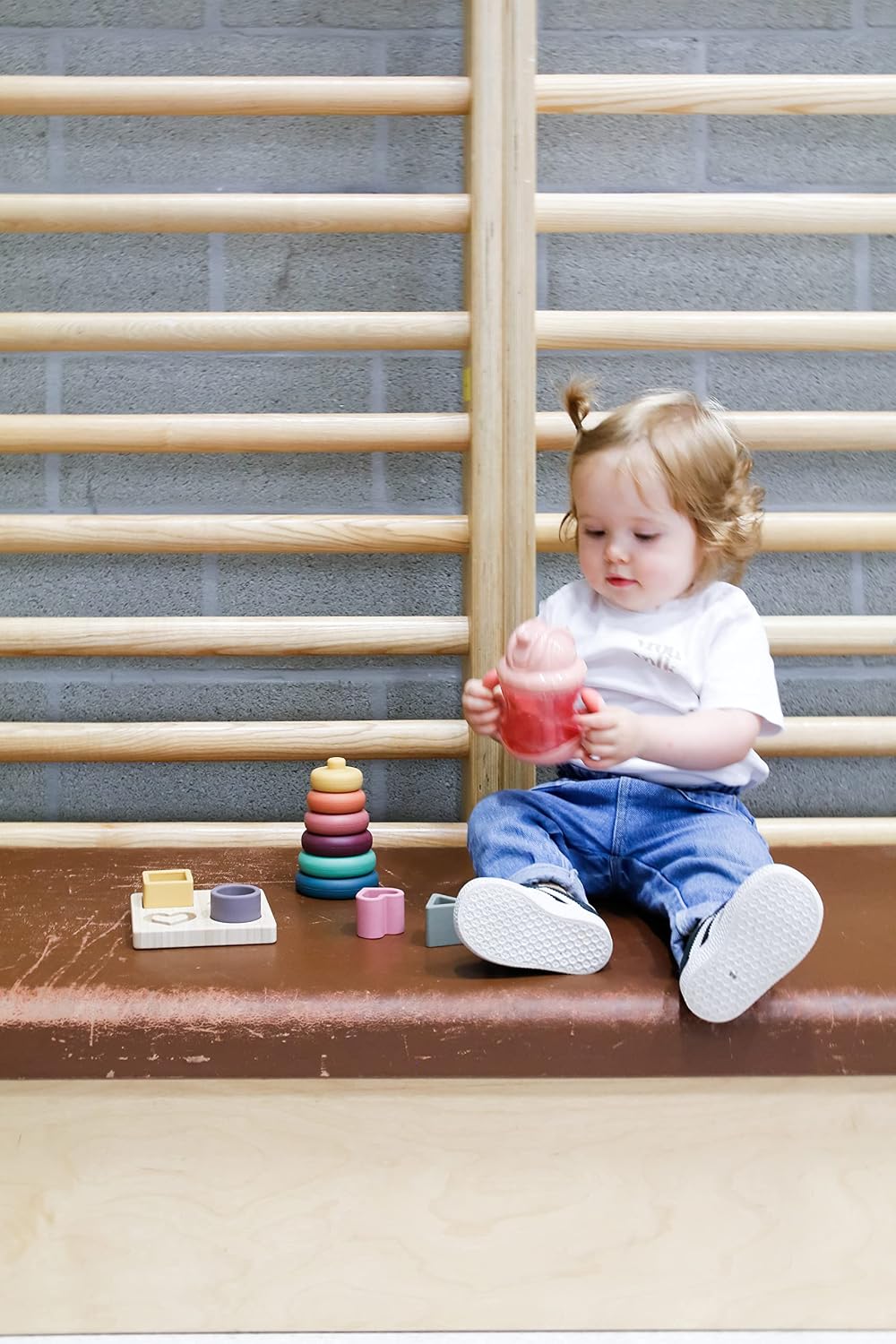 Nuby silicone stacking pyramid tower 6m+ 6 pcs.