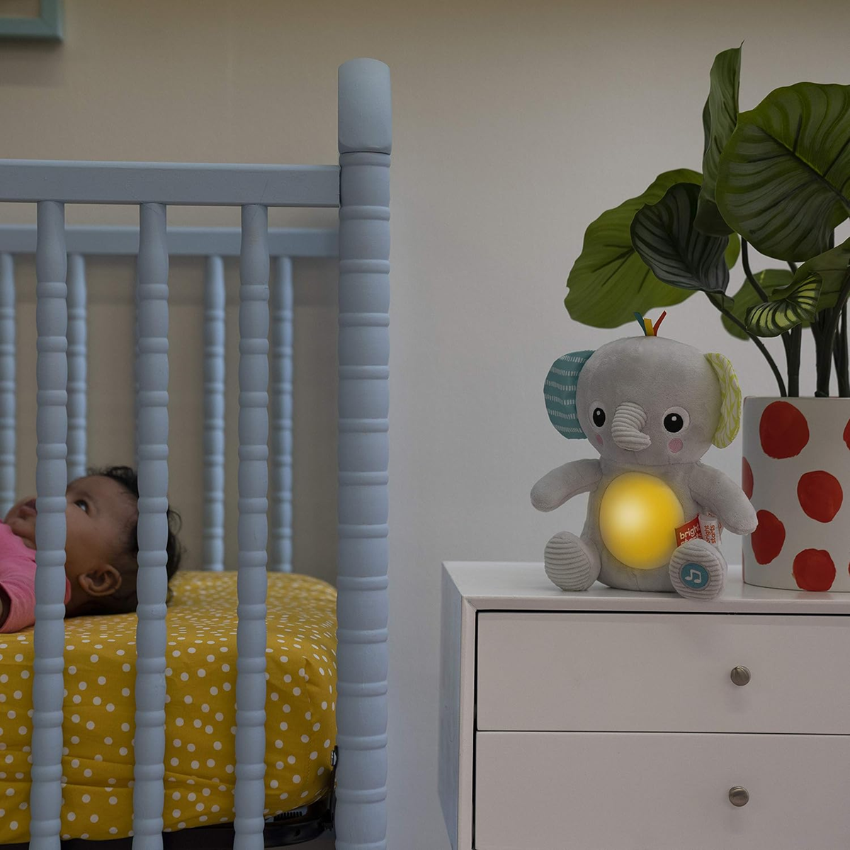 BRIGHT STARTS Huge-a-bye-Baby διαδραστικός ελέφαντας με μουσική και φώτα 20 cm