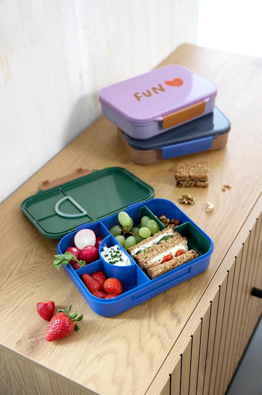 LÄSSIG Bento δοχείο φαγητού με χωρίσματα 17 × 21 cm Ουράνιο τόξο
