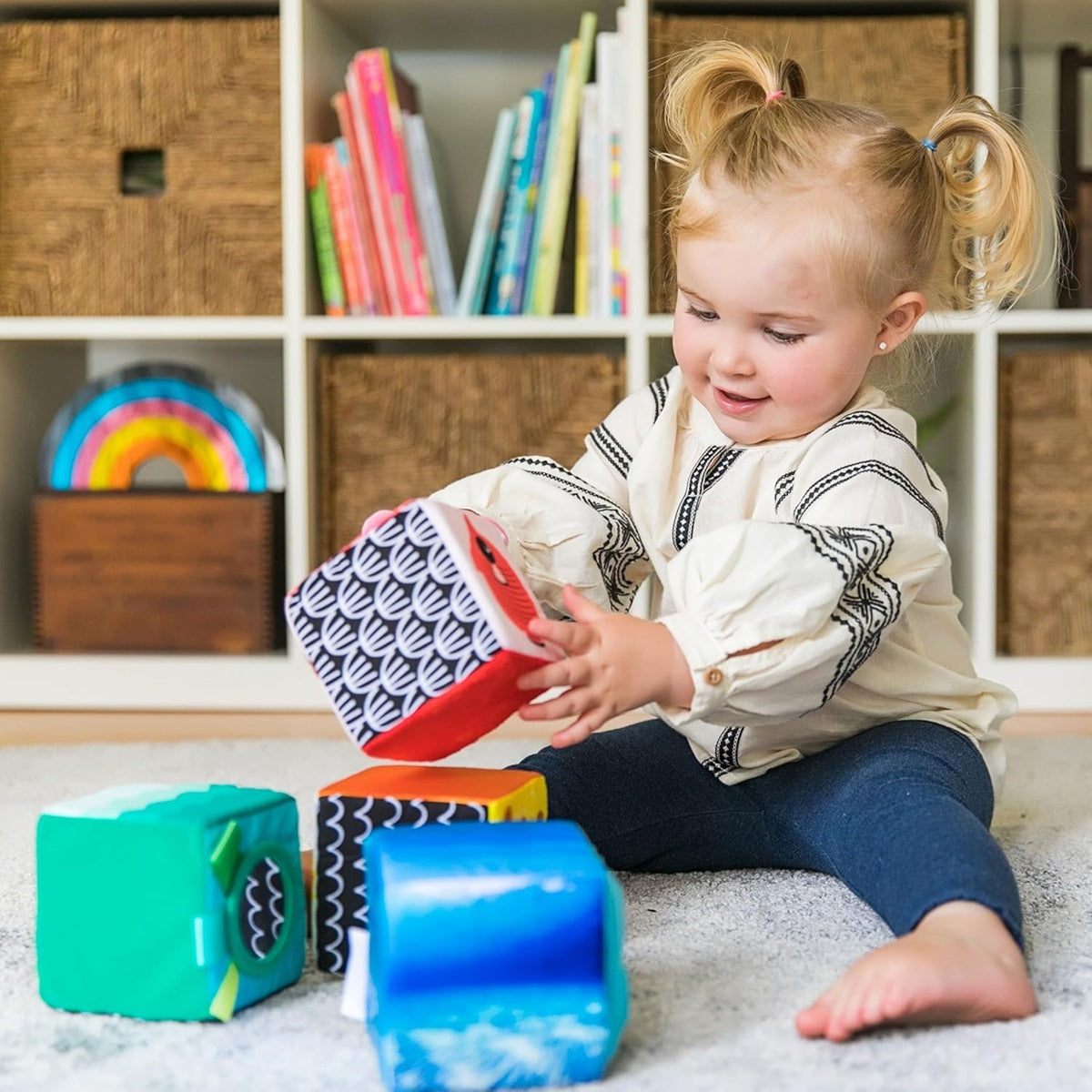 BABY EINSTEIN Εξερευνήστε & Ανακαλύψτε Μαλακά Εκπαιδευτικά Τουβλάκια 4 τεμάχια
