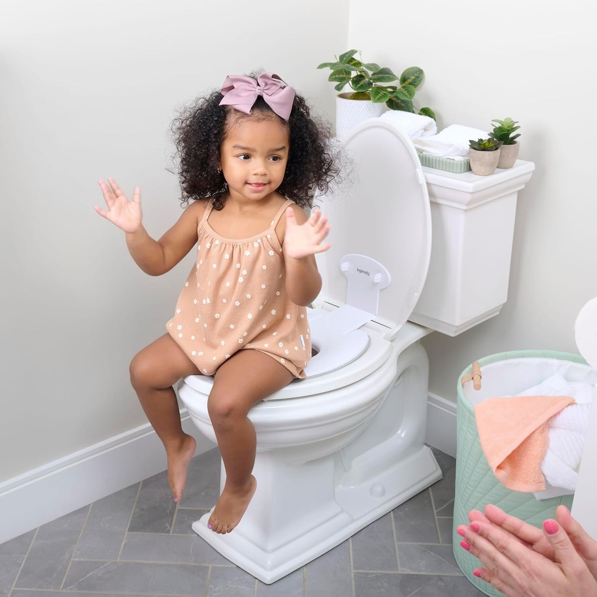 INGENUITY Flip & Sit toilet seat insert 18 m+ 23 kg