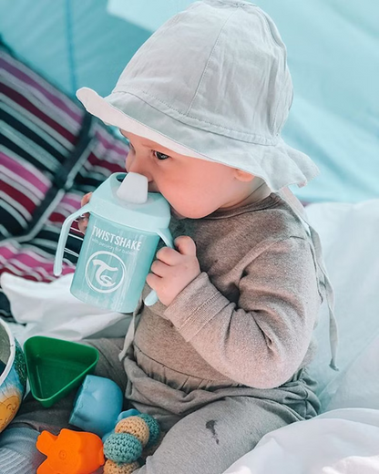TWISTSHAKE Mini Cup εκπαιδευτικό ποτηράκι με στόμιο και αναμεικτήρα 230 ml 4 μηνών+