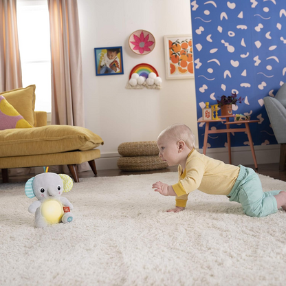 BRIGHT STARTS Huge-a-bye-Baby διαδραστικός ελέφαντας με μουσική και φώτα 20 cm