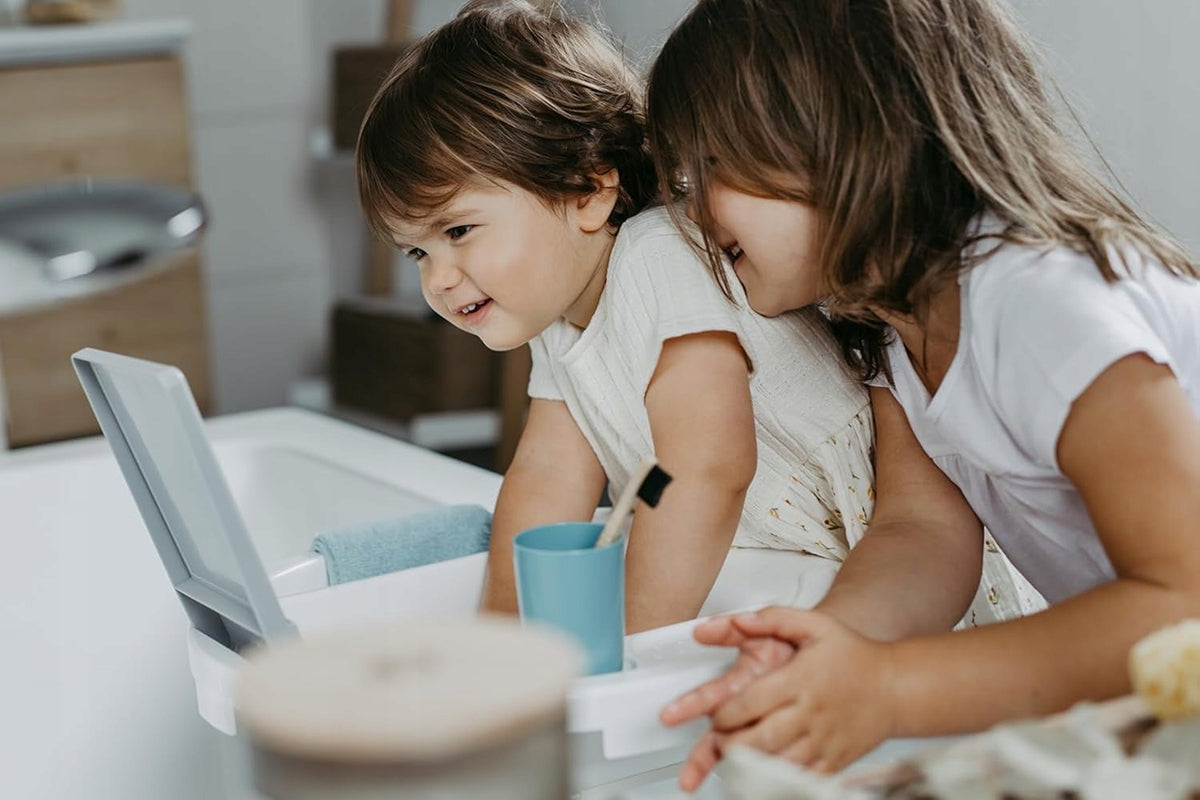 ROTHO Kiddy Wash νιπτήρας για παιδιά με άθραυστο καθρέφτη και κύπελλο
