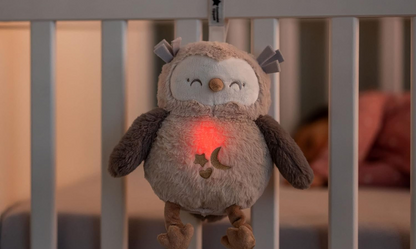 TOMMEE TIPPEE Bufnița Ollie Deluxe JUCĂRIE DE ALINTATĂ, lampă cu sunete