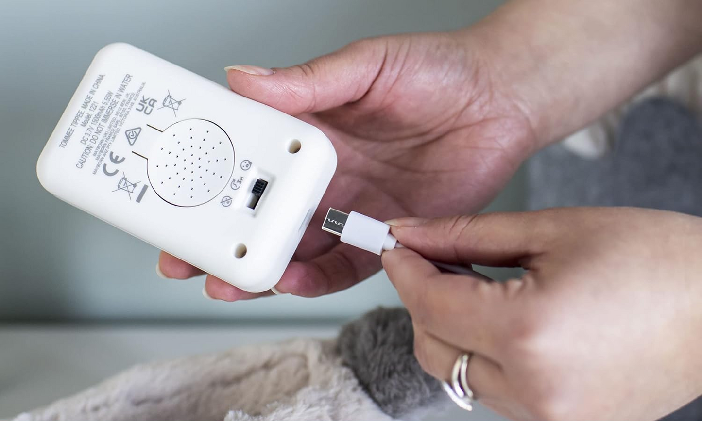 TOMMEE TIPPEE Bufnița Ollie Deluxe JUCĂRIE DE ALINTATĂ, lampă cu sunete