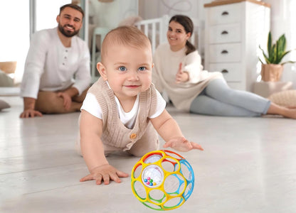 KIKUO Classic Ball μασητικό-λαβή σε σχήμα μπάλας με κουδουνίστρες 11,5 cm