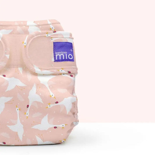 Thanks to many years of experience, the Bambino Mio company has created a model of reusable covers ensuring