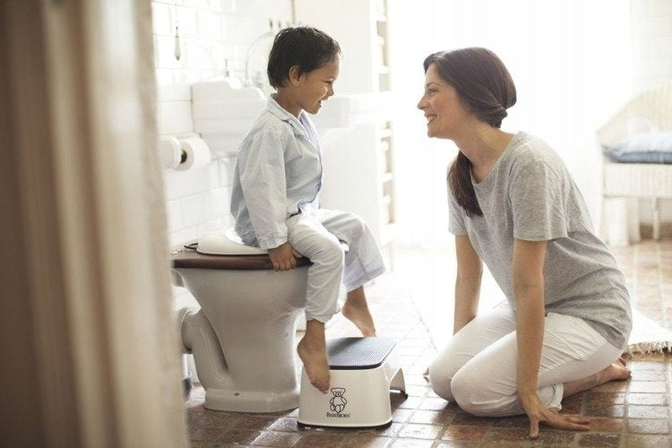 Adaptor BABYBJORN pentru toaletă, cu reglare și orificiu, 12 x 18,5 cm