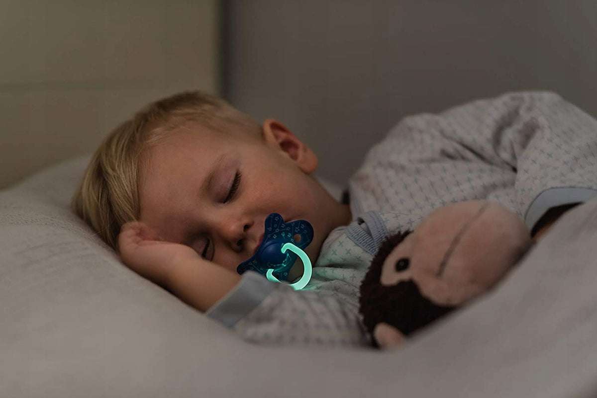 SUAVINEX smoczek Day&Night x2 silikon 18m+ ŚWIECĄ, świecący smoczek uspokajający dla dzieci