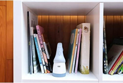 BEABA Pixie 2w1 latarka przenośna lampka nocna LED, biała wśród książek, lampka dla dzieci 0+