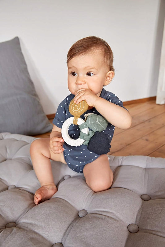 LASSIG Beißring aus Naturkautschuk und Spielzeug aus Bio-Baumwolle SCHNECKE