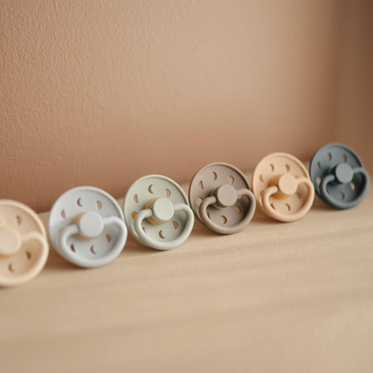 FRIGG Moon Phase2 rubber teats, roundage 0-6 monthsmulticolouredGood, new condition, replacement packaging