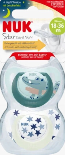 NUK STAR Day&Night smoczek uspokajający x2 6-18msc silikonowy zestaw z pudełkiem do przechowywania